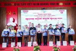 Ngư dân Nghệ An vững tin vươn khơi, tăng hiện diện Quốc kỳ Việt Nam trên biển