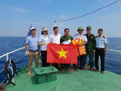 Tiếp tục tăng cường tuyên truyền cho các chủ tàu/thuyền trưởng khai thác thủy sản trên vùng biển ven bờ, vùng lộng tỉnh Nghệ An